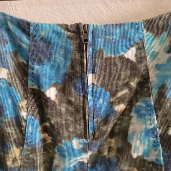 Anthropologie Postmark,  Calabria Corduroy Skirt, Floral Green and Blue, Size‎ 2 - Picture 5 of 7